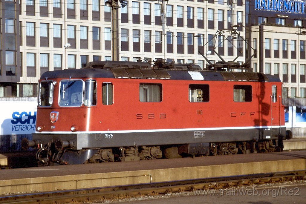0270-0023.jpg - SBB-CFF Re 4/4'' 11116 / Zürich HB 3.2.1990