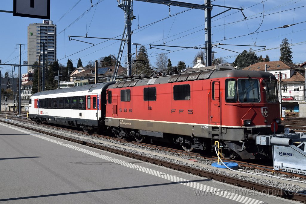 9594-0008-070325.jpg - SBB-CFF Re 4/4'' 11116 (Re 420.116-3)  (Re 91 85 4 420 116-3 CH-SBB) + SBB-CFF Bt (IC) 50 85 28-94 984-7 (Bt 50 85  28-94 984-7 CH-SBB) / Bern HB 7.3.2025