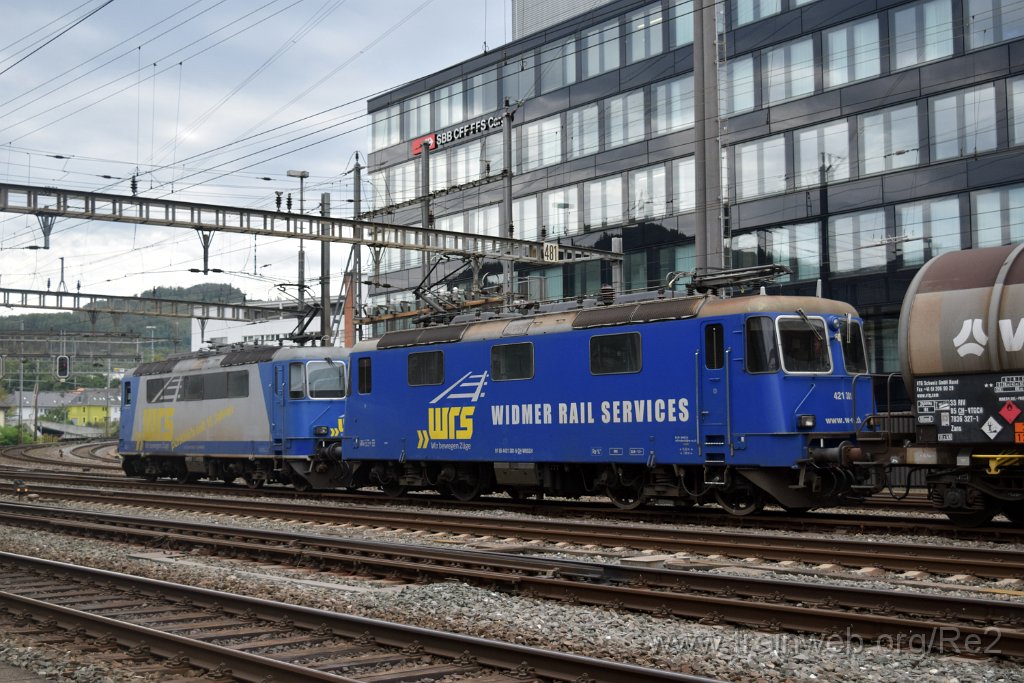 8201-0015-070922.jpg - WRS Re 420.502 (Re 91 85 4 420 502-7 CH-WRSCH) + WRS Re 421.381 (Re 91 85 4 421 381-5 CH-WRSCH) / Olten (Fachhochschule Nordwestschweiz) 7.9.2022