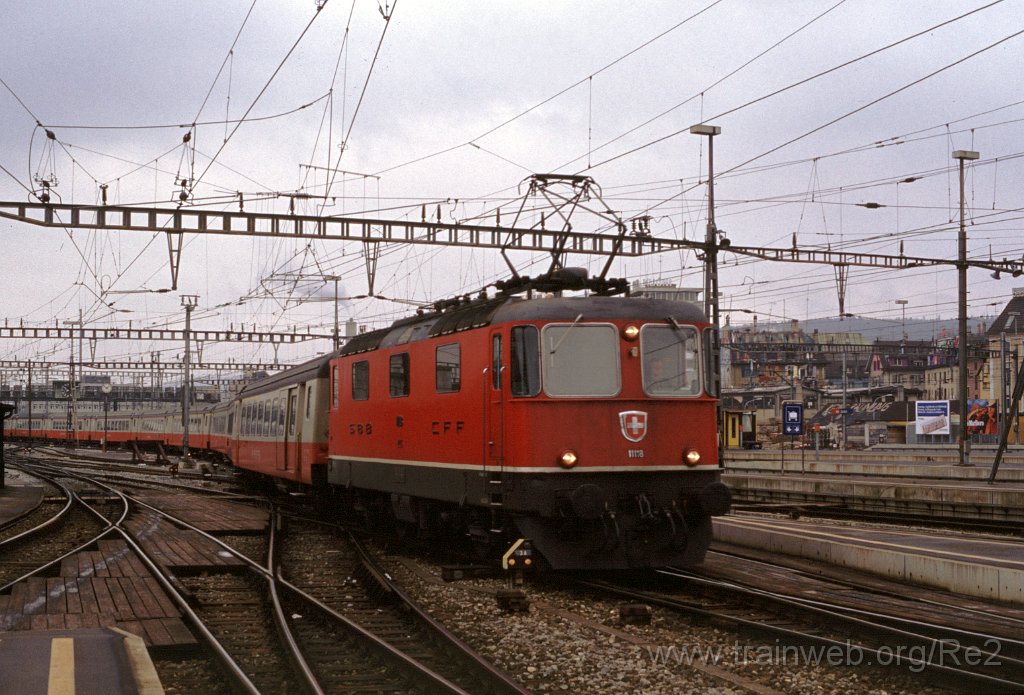 0424-0035.jpg - SBB-CFF Re 4/4'' 11118 / Zürich HB 7.3.1993