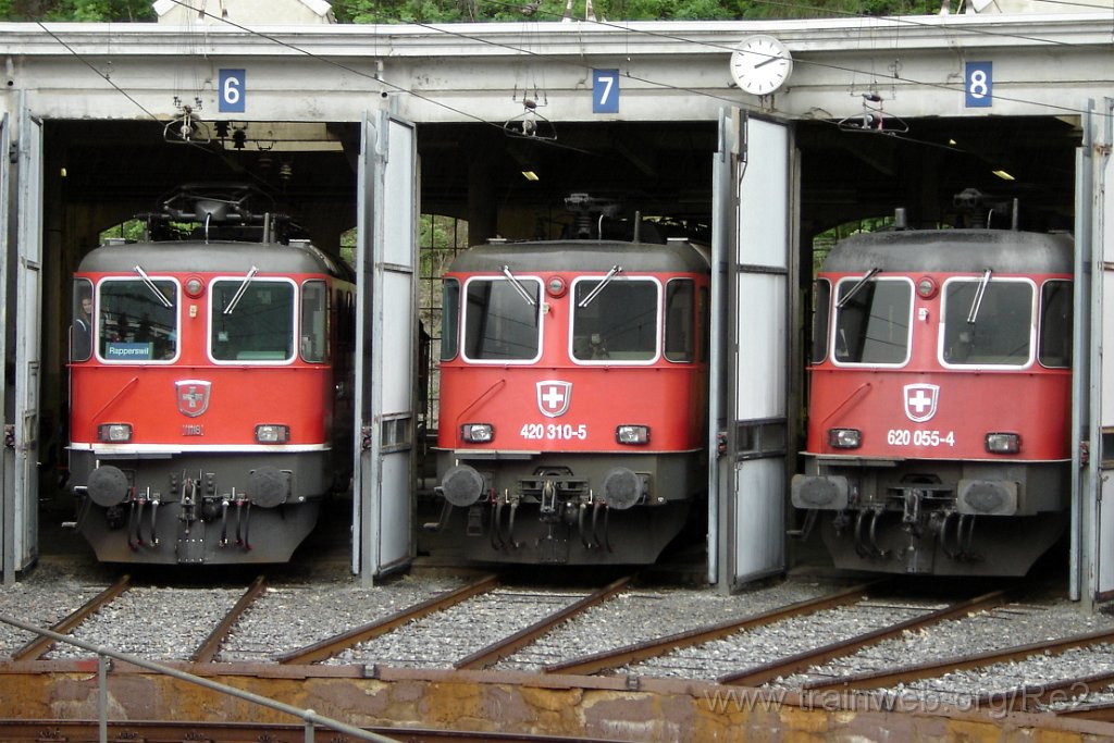 1181-0013-200506.jpg - SBB-CFF Re 4/4'' 11118 + SBBC Re 420.310-5 + SBBC Re 620.055-4 ''Cossonay'' / Brig (Dépot) 20.5.2006