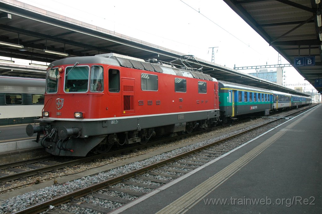 1680-0049-300509.jpg - SBB-CFF Re 4/4'' 11118 / Genève-Cornavin 30.5.2009