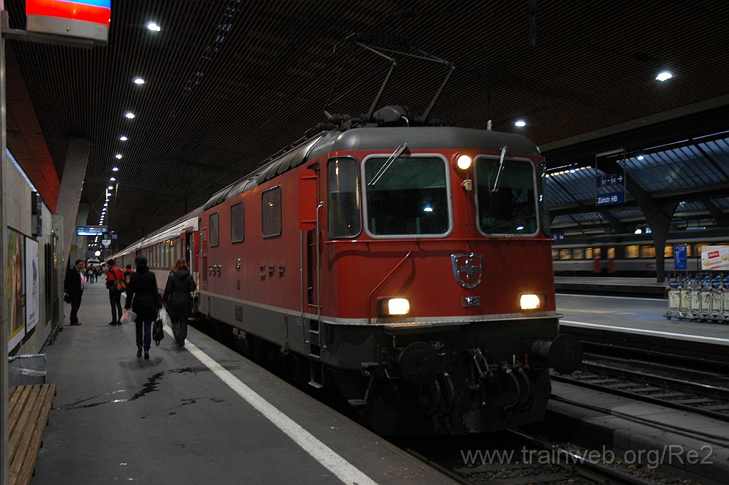2019-0050-101110.jpg - SBB-CFF Re 4/4'' 11118 / Zürich HB 10.11.2010