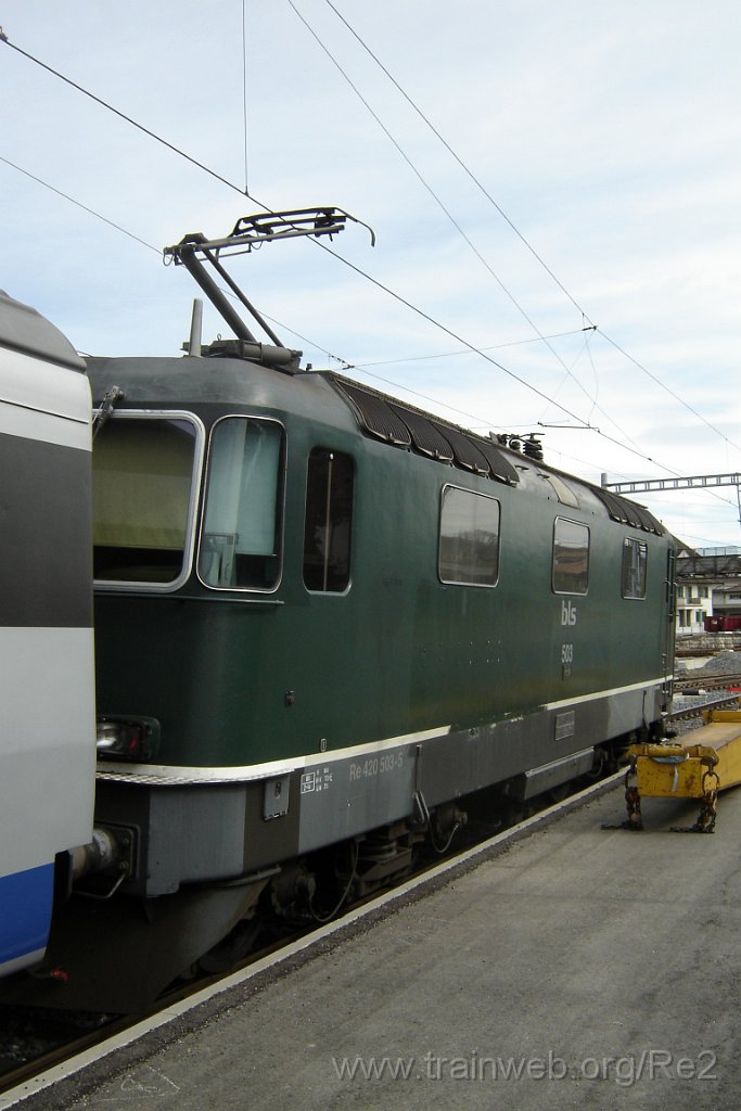 1042-0009-260405.jpg - BLS Re 420.503-5 / Kerzers 26.4.2005