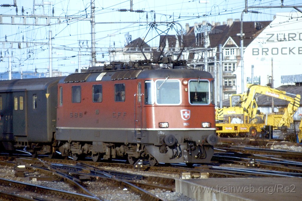 0268-0036.jpg - SBB-CFF Re 4/4'' 11120 / Zürich HB 27.1.1990