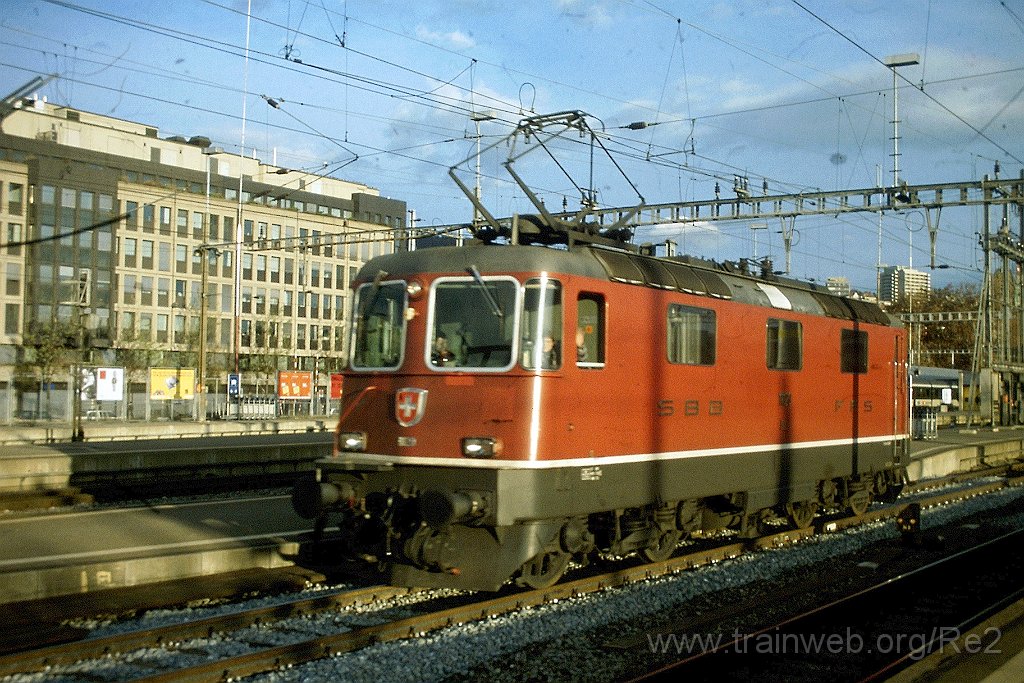 0696-0033.jpg - SBB-CFF Re 4/4'' 11120 / Zürich HB 29.11.1997