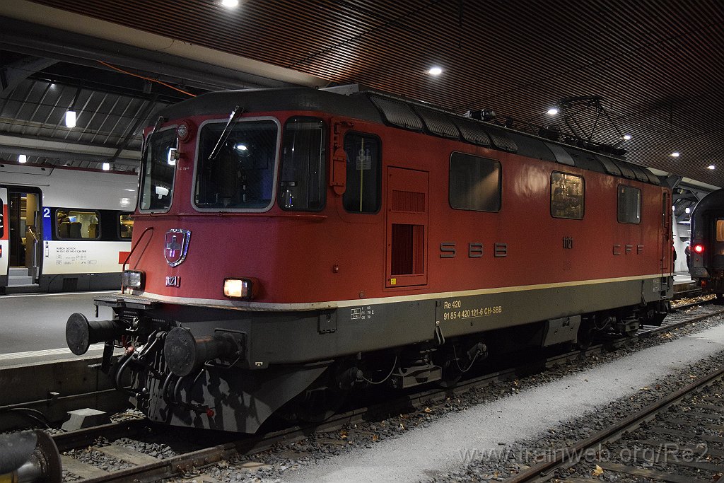 8337-0020-311222.jpg - SBB-CFF Re 4/4'' 11121 (Re 420.121-6)  (Re 91 85 4 420 121-6 CH-SBB) / Zürich HB 31.12.2022