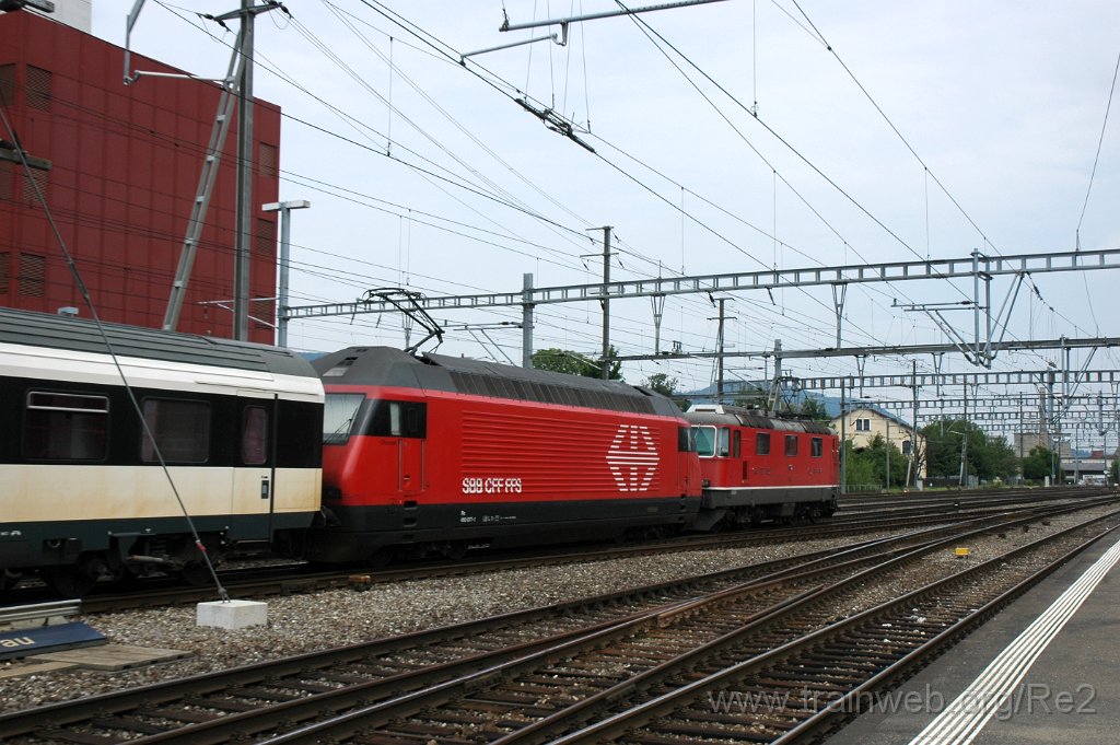 1948-0035-220710.jpg - SBB-CFF Re 460.077-1 ''Chunnel'' + SBB-CFF Re 4/4'' 11122 / Aarau 22.7.2010