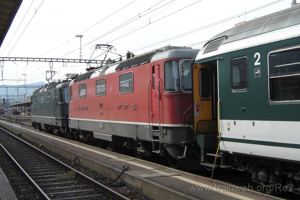 1193-0023-180606.jpg - SBB-CFF Re 4/4'' 11124 + SBB-CFF Ref 4/4'' 11159 / Chiasso 18.6.2006
