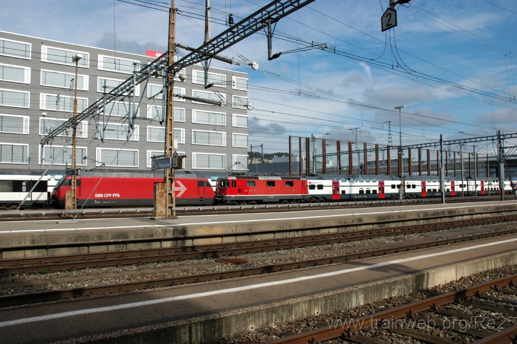 3326-0044-101014.jpg - SBB-CFF Re 460.027-6 ''Joggeli'' + SBB-CFF Re 4/4'' 11124 / Zürich-Altstetten 10.10.2014
