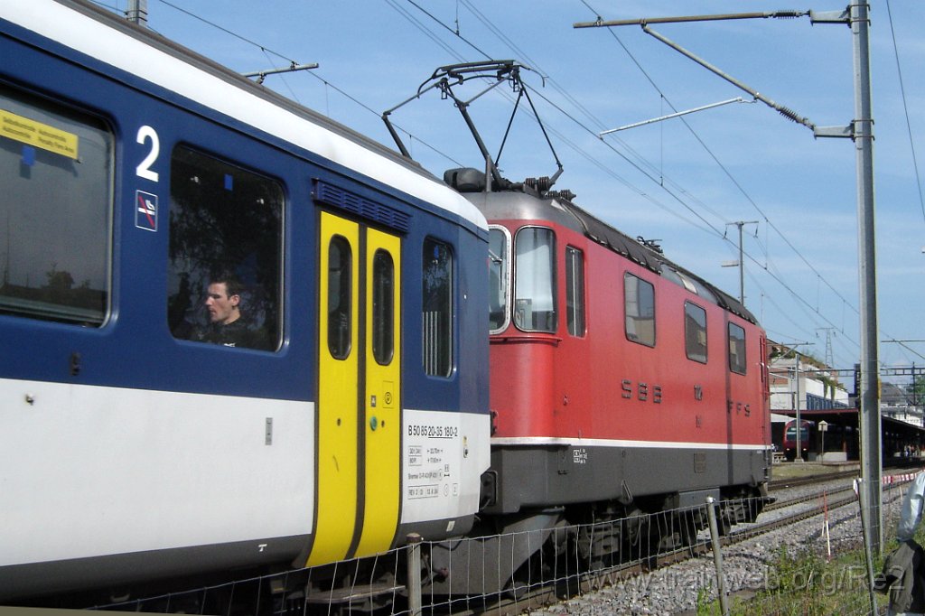 1047-0046-190505.jpg - SBB-CFF Re 4/4'' 11125 / Uster 19.5.2005