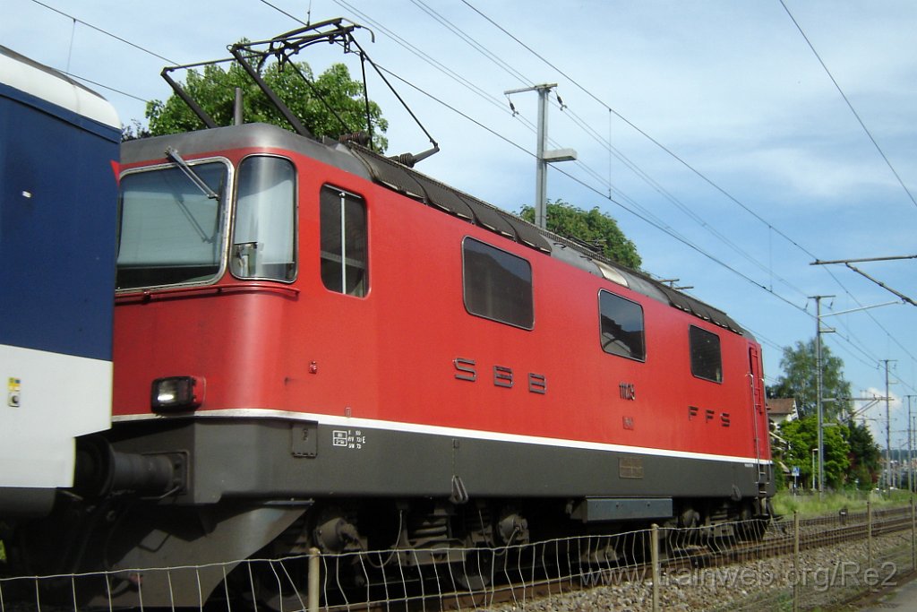 1052-0042-270505.jpg - SBB-CFF Re 4/4'' 11125 / Uster (Büe Brunnenstrasse) 27.5.2005