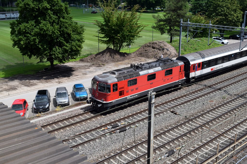 3941-0026-060616.jpg - SBB-CFF Re 4/4'' 11125 (Re 420.125-7)  (Re 91 85 4 420 125-7 CH-SBB) / Zürich-Mülligen (Hermetschloobrücke) 6.6.2016