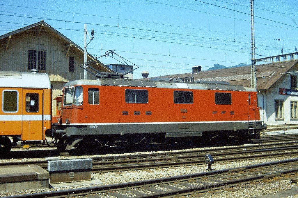 0893-0020.jpg - SBB-CFF Re 4/4'' 11126 / Olten 3.7.2001