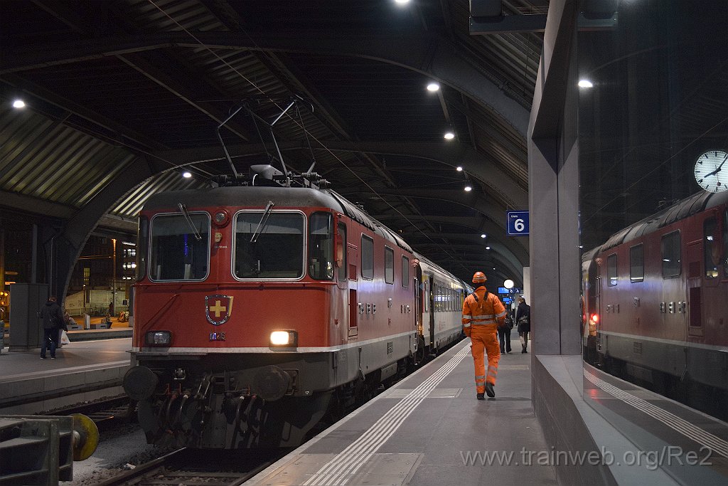 3735-0017-041115.jpg - SBB-CFF Re 4/4'' 11126 / Zürich HB 4.11.2015