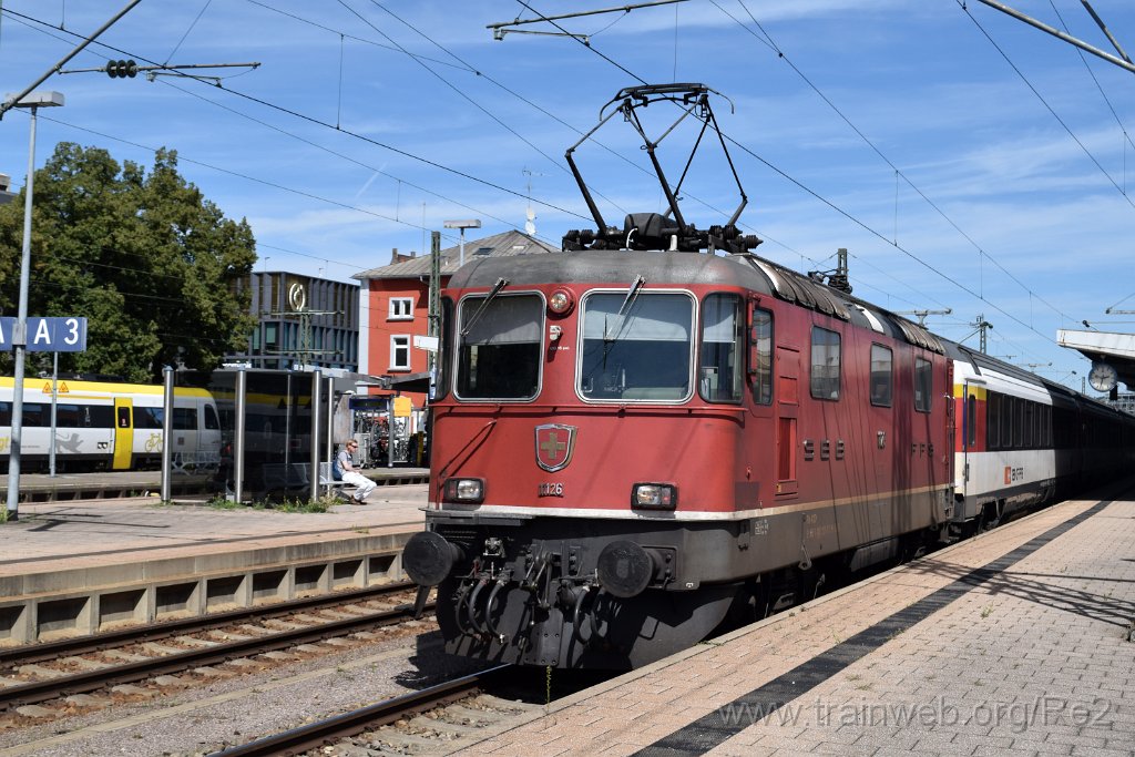 8161-0039-240822.jpg - SBB-CFF Re 4/4'' 11126 (Re 420.126-5)  (Re 91 85 4 420 126-5 CH-SBB) / Singen (Htw) 24.8.2022