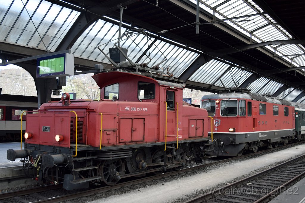 4917-0018-130418.jpg - SBB-CFF Ee 3/3 16410 + SBB-CFF Re 4/4'' 11127 (Re 420.127-3)  (Re 91 85 4 420 127-3 CH-SBB) / Zürich HB 13.4.2018