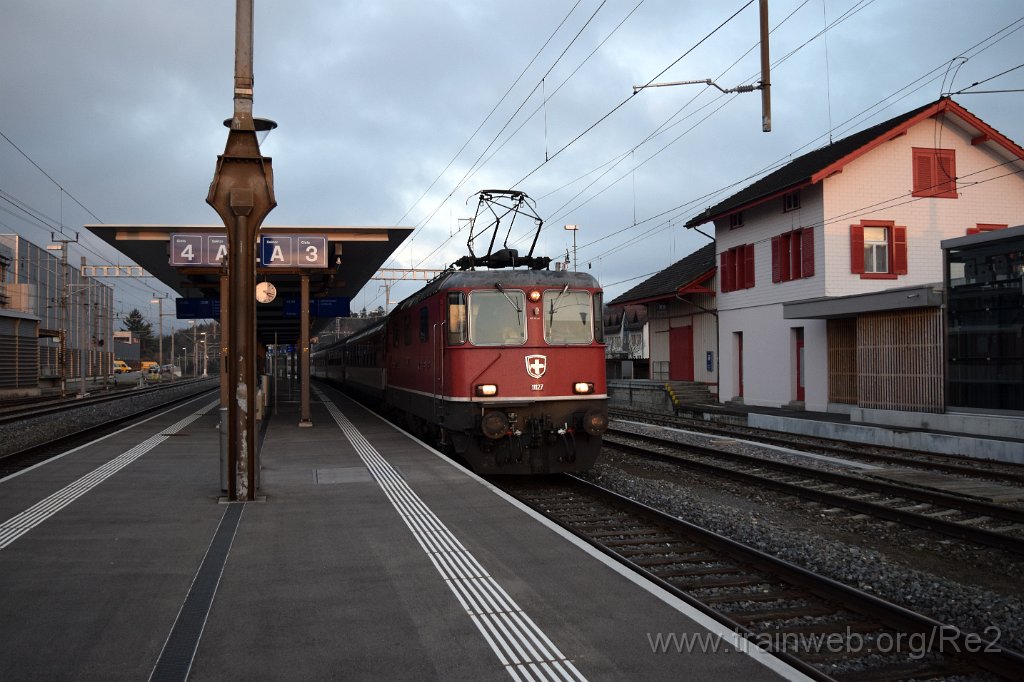 5246-0027-281218.jpg - SBB-CFF Re 4/4'' 11127 (Re 420.127-3)  (Re 91 85 4 420 127-3 CH-SBB) / Mägenwil 28.12.2018