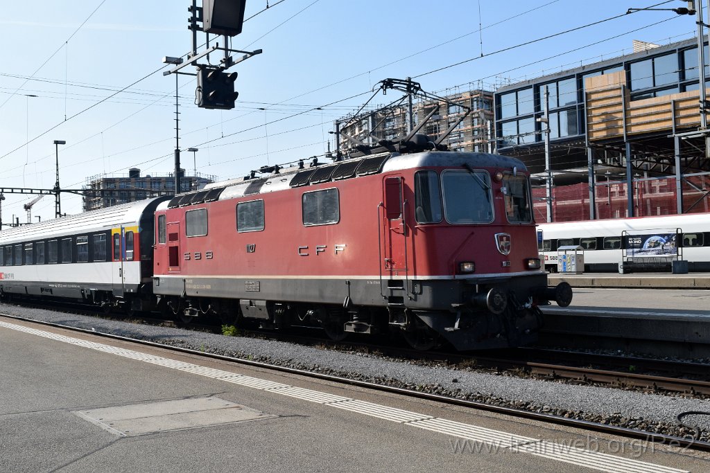 5622-0022-170719.jpg - SBB-CFF Re 4/4'' 11127 (Re 420.127-3)  (Re 91 85 4 420 127-3 CH-SBB) / Zürich HB 17.7.2019
