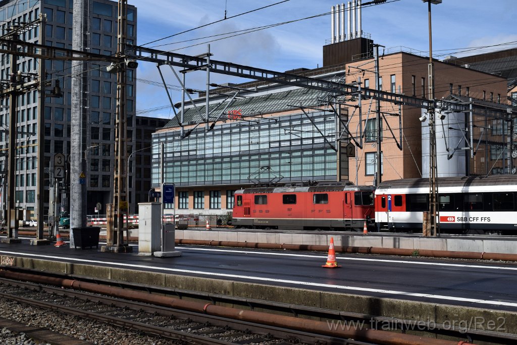5883-0012-090320.jpg - SBB-CFF Re 4/4'' 11127 (Re 420.127-3)  (Re 91 85 4 420 127-3 CH-SBB) / Zürich-Altstetten 9.3.2020