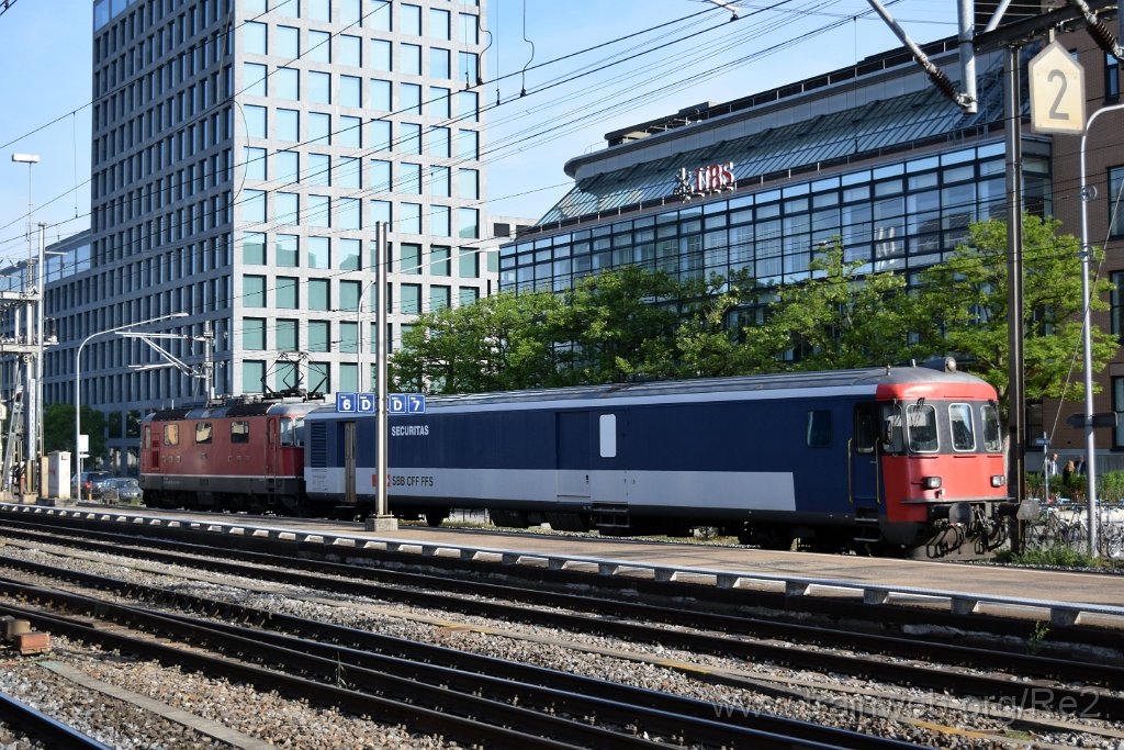 3910-0002-180516.jpg - SBB-CFF / Securitas St 901 / St 50 85 89-33 901-1 + SBB-CFF Re 4/4'' 11128 (Re 420.128-1)  (Re 91 85 4 420 128-1 CH-SBB) / Zürich-Altstetten 18.5.2016
