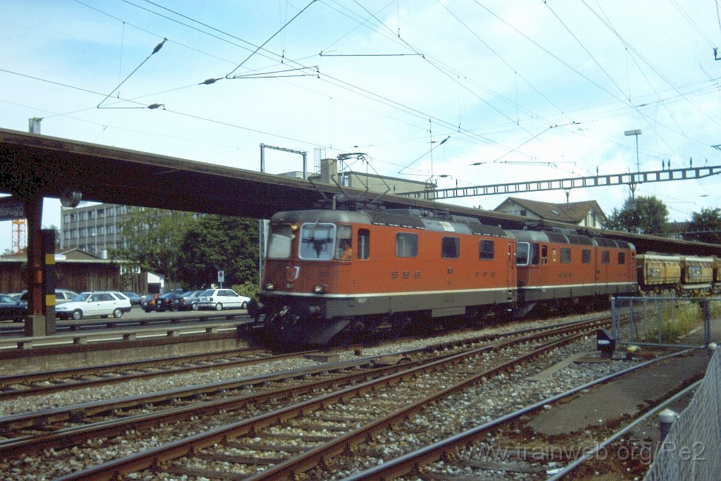 0896-0002.jpg - SBB-CFF Re 4/4'' 11129 + SBB-CFF Re 6/6 11601 ''Wolhusen'' / Glattbrugg 24.7.2001