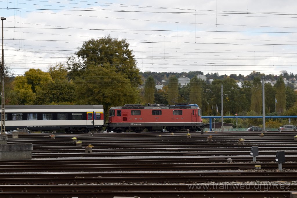 4233-0003-201016.jpg - SBB-CFF Re 4/4'' 11129 (Re 420.129-9)  (Re 91 85 4 420 129-9 CH-SBB) / Zürich-Mülligen 20.10.2016
