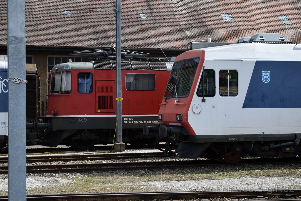 7348-0035-140421.jpg - SBB-CFF Re 4/4'' 11129 (Re 420.129-9)  (Re 91 85 4 420 129-9 CH-SBB) + OeBB NPZ RBDe 4/4 207 ''Balsthal'' (RBDe 94 85 7 560 000-2 CH-OeBB) / Balsthal (Dépot) 14.4.2021