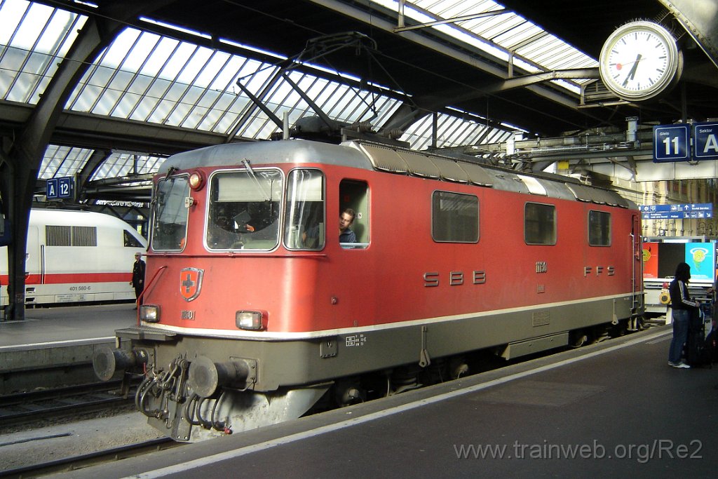 1049-0011-200505.jpg - SBB-CFF Re 4/4'' 11130 / Zürich HB 20.5.2005
