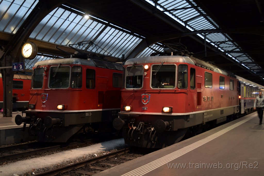 4930-0004-150418.jpg - SBB-CFF Re 4/4'' 11130 (Re 420.130-7)  (Re 91 85 4 420 130-7 CH-SBB) + SBB-CFF Re 4/4'' 11129 (Re 420.129-9)  (Re 91 85 4 420 129-9 CH-SBB) / Zürich HB 15.4.2018