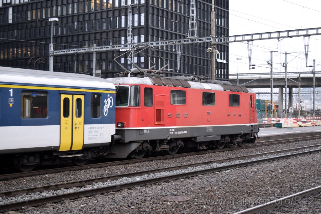 4846-0007-070218.jpg - SBB-CFF Re 4/4'' 11131 (Re 420.131-5)  (Re 91 85 4 420 131-5 CH-SBB) / Zürich-Altstetten 7.2.2018