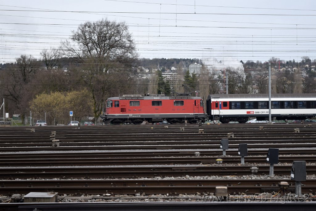 4378-0040-280217.jpg - SBB-CFF Re 4/4'' 11132 (Re 420.132-3)  (Re 91 85 4 420 132-3 CH-SBB) / Zürich-Mülligen 28.2.2017
