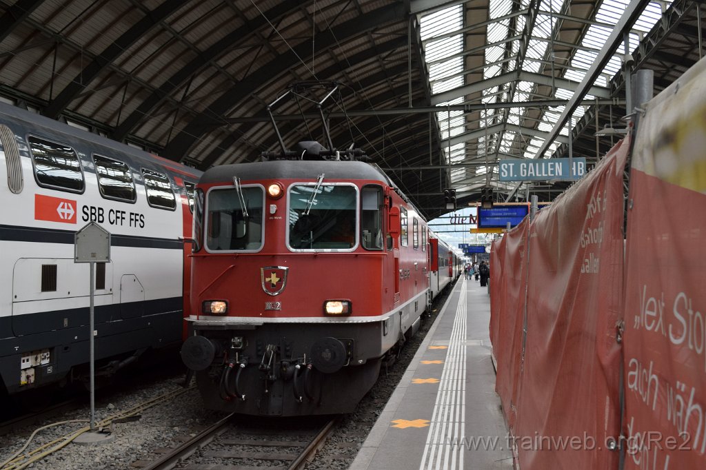 4640-0037-040917.jpg - SBB-CFF Re 4/4'' 11132 (Re 420.132-3)  (Re 91 85 4 420 132-3 CH-SBB) / St.Gallen HB 4.9.2017