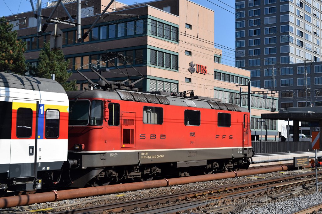 7170-0005-300920.jpg - SBB-CFF Re 4/4'' 11132 (Re 420.132-3)  (Re 91 85 4 420 132-3 CH-SBB) / Zürich-Altstetten 30.9.2020
