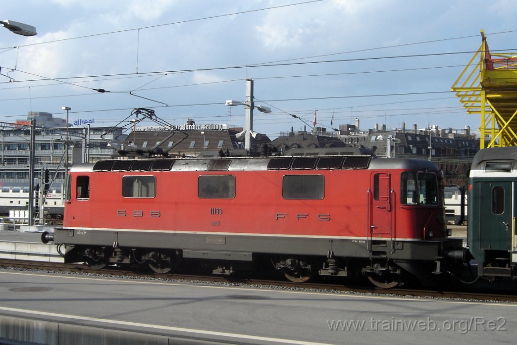 1034-0037-210405.jpg - SBB-CFF Re 4/4'' 11133 / Zürich HB 21.4.2005