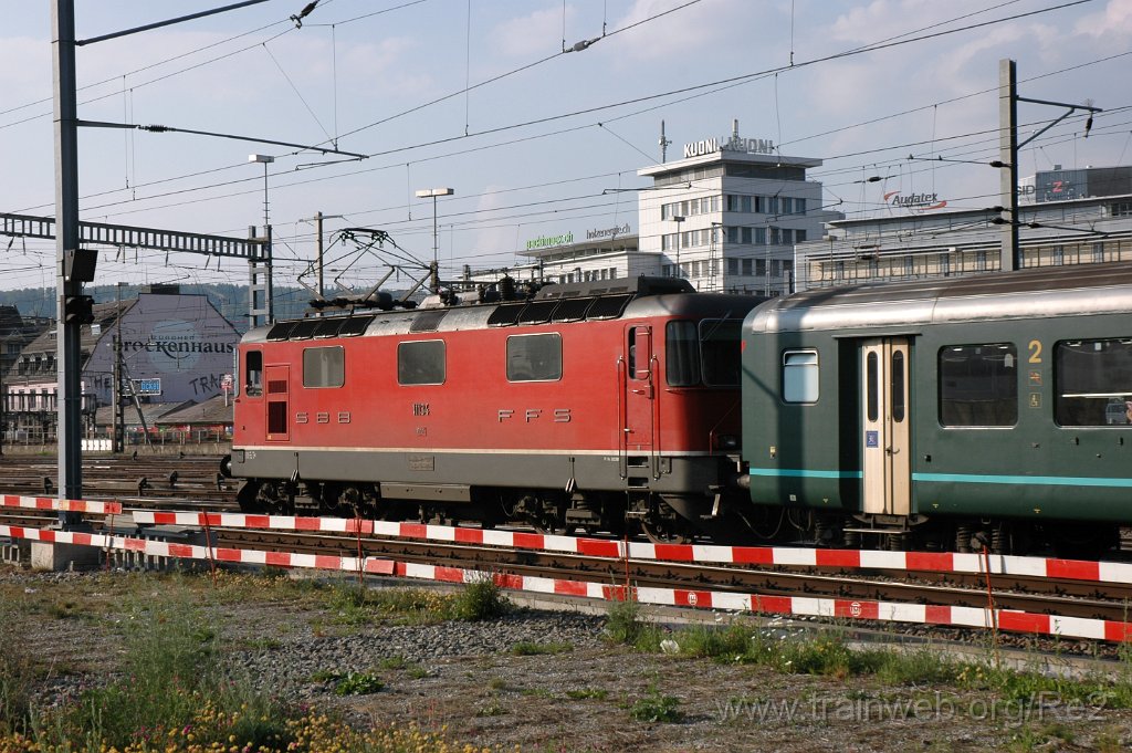 2105-0011-260411.jpg - SBB-CFF Re 4/4'' 11134 / Zürich HB 26.4.2011