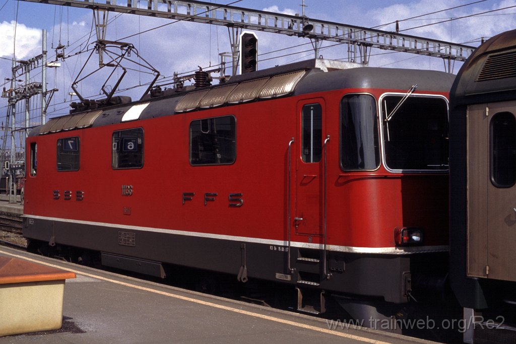 0427-0003.jpg - SBB-CFF Re 4/4'' 11136 / Zürich HB 28.3.1993