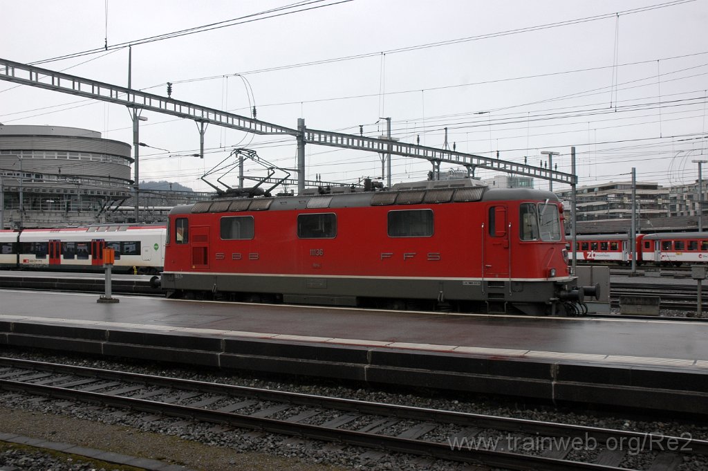 2742-0022-090413.jpg - SBB-CFF Re 4/4'' 11136 / Luzern 9.4.2013
