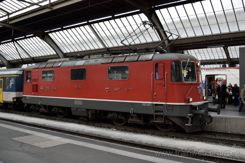 3683-0024-280915.jpg - SBB-CFF Re 4/4'' 11136 / Zürich HB 28.9.2015