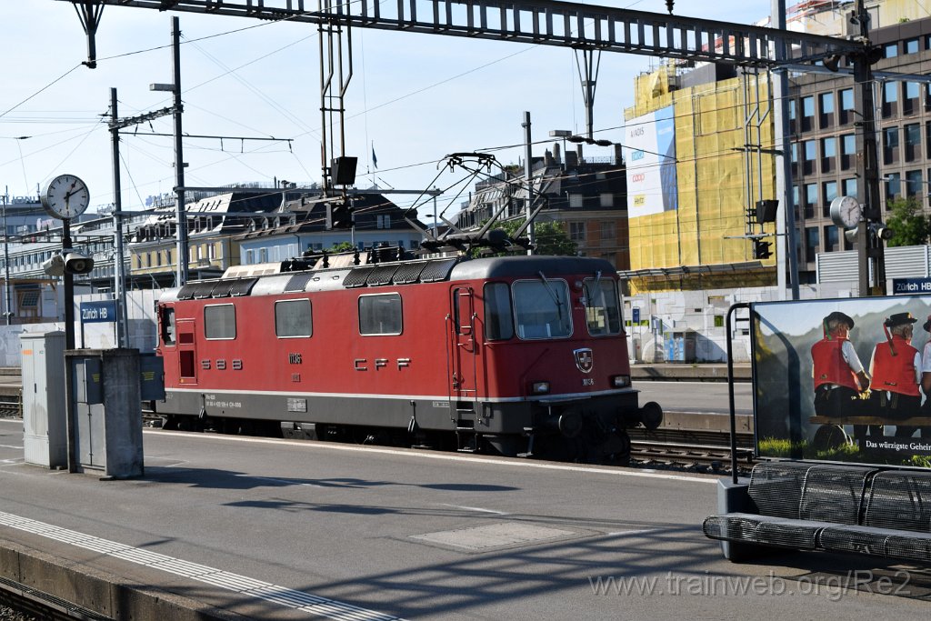 4002-0038-100716.jpg - SBB-CFF Re 4/4'' 11136 (Re 420.136-4)  (Re 91 85 4 420 136-4 CH-SBB) / Zürich HB 10.7.2016