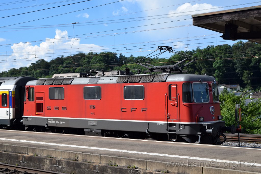 4016-0009-180716.jpg - SBB-CFF Re 4/4'' 11136 (Re 420.136-4)  (Re 91 85 4 420 136-4 CH-SBB) / Killwangen-Spreitenbach 18.7.2016