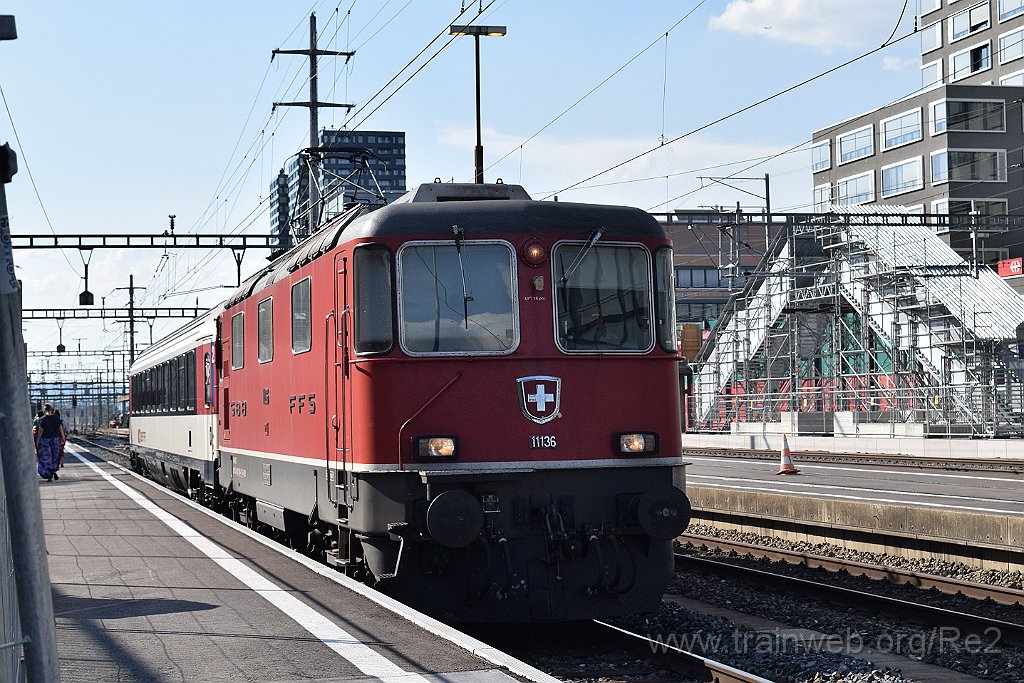 5110-0050-220818.jpg - SBB-CFF Re 4/4'' 11136 (Re 420.136-4)  (Re 91 85 4 420 136-4 CH-SBB) / Zürich-Altstetten 22.8.2018