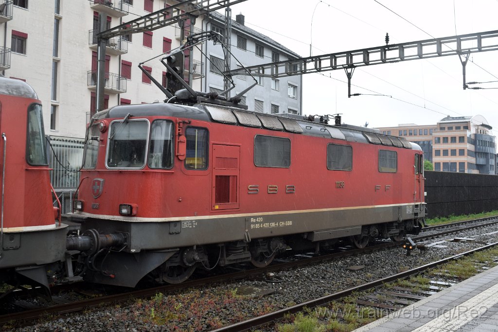 9711-0037-040525.jpg - SBB-CFF Re 4/4'' 11136 (Re 420.136-4)  (Re 91 85 4 420 136-4 CH-SBB) / Olten 4.5.2025