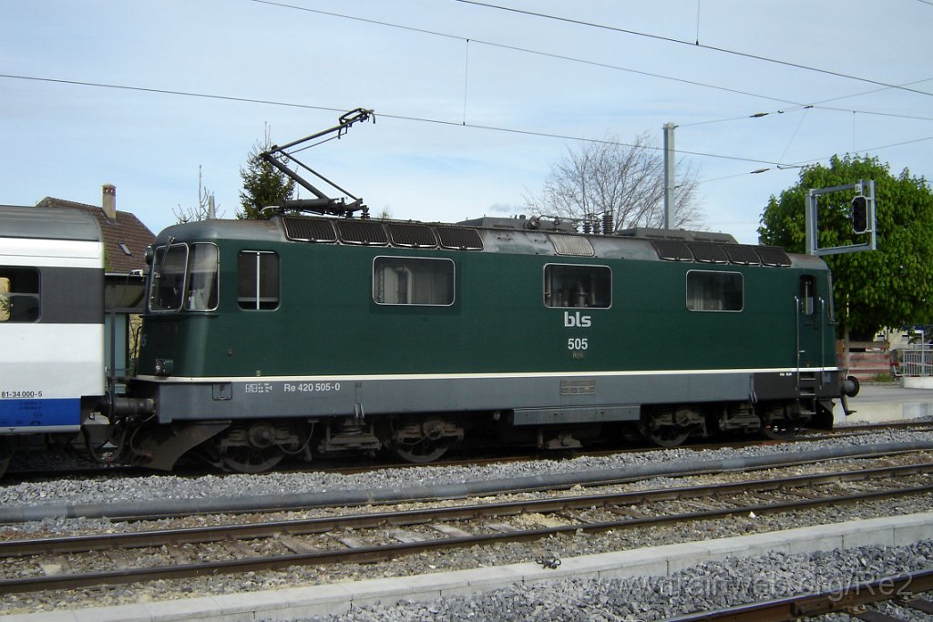 1042-0026-260405.jpg - BLS Re 420.505-0 / Kerzers 26.4.2005