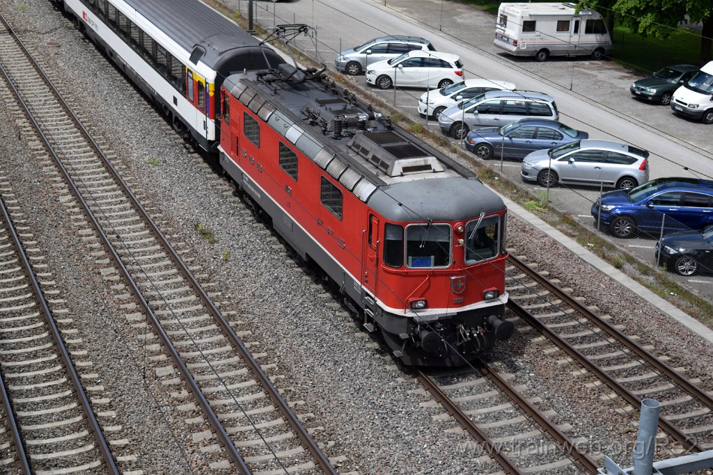 3921-0043-200516.jpg - SBB-CFF Re 4/4'' 11139 (Re 420.139-8)  (Re 91 85 4 420 139-8 CH-SBB) / Zürich-Mülligen (Hermetschloobrücke) 20.5.2016