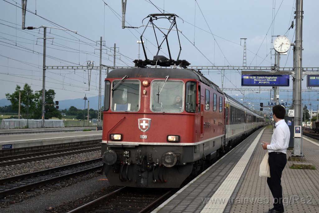 3954-0004-070616.jpg - SBB-CFF Re 4/4'' 11139 (Re 420.139-8)  (Re 91 85 4 420 139-8 CH-SBB) / Pfäffikon SZ 7.6.2016
