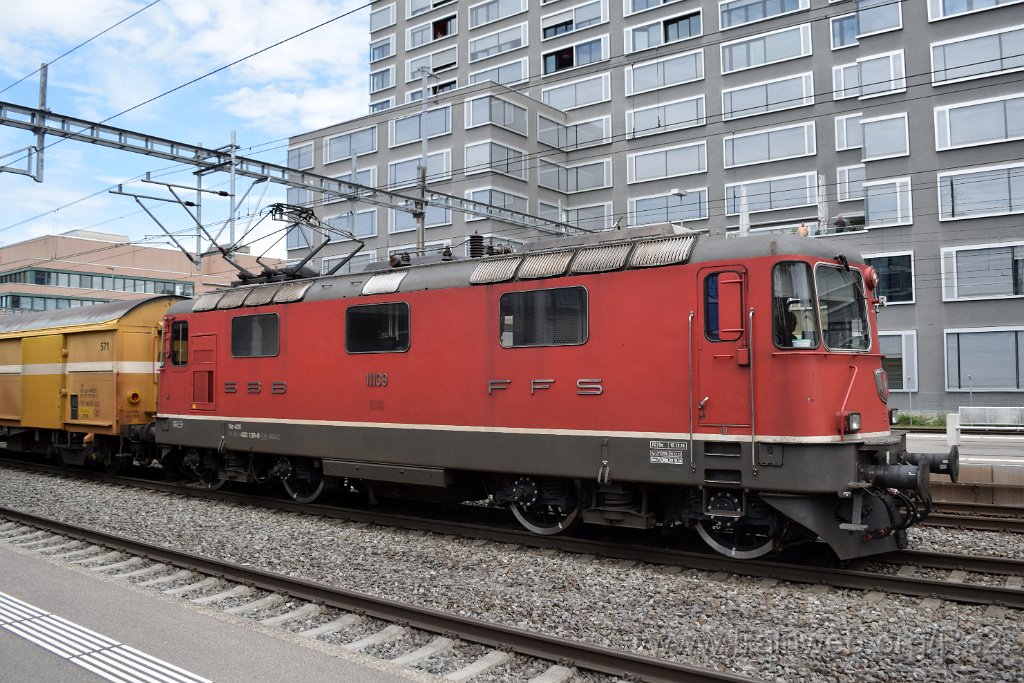 9104-0037-130524.jpg - SBBC Re 4/4'' 11139 (Re 420.139-8)  (Re 91 85 4 420 139-8 CH-SBBC) / Zürich-Altstetten 13.5.2024