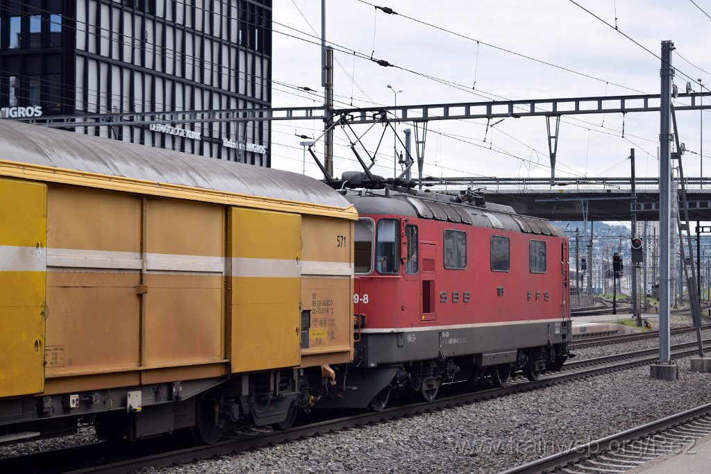 9105-0009-130524.jpg - SBBC Re 4/4'' 11139 (Re 420.139-8)  (Re 91 85 4 420 139-8 CH-SBBC) / Zürich-Altstetten 13.5.2024