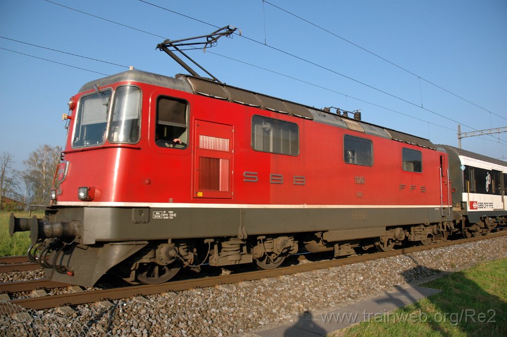 2213-0026-011011.jpg - SBB-CFF Re 4/4'' 11140 / Freienbach (Büe Ufenaustrasse) 1.10.2011