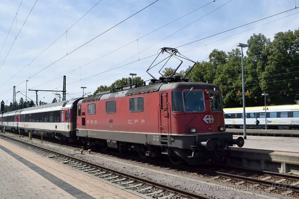 8161-0023-240822.jpg - SBB-CFF Re 4/4'' 11141 (Re 420.141-4)  (Re 91 85 4 420 141-4 CH-SBB) / Singen (Htw) 24.8.2022